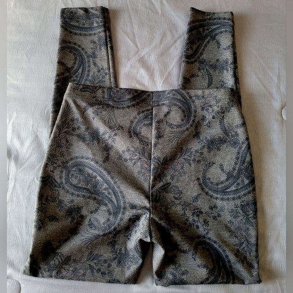 Chico's Fabulously Slimming Jeggings - Gray, Sz 0 - Like New - Picture 4 of 8